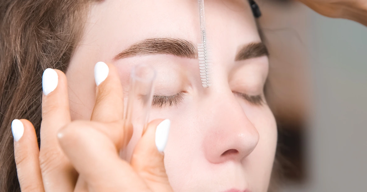 Les soins des sourcils